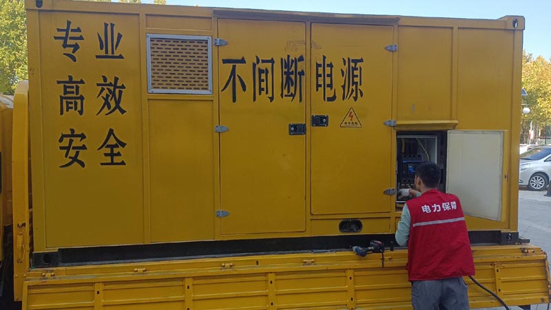 巫溪柴油发电机组和UPS电源配合使用时，如何避免切换过程中的电力中断？